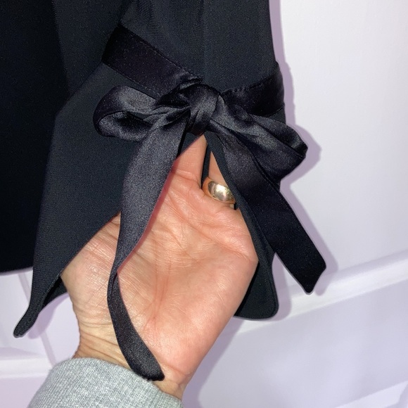 Veronica Beard blouse - Picture 3 of 7